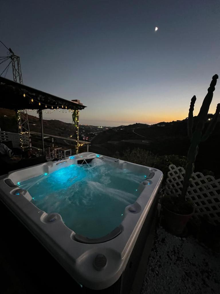Casa Rural Malaga Monkey Love Con Jacuzzi Iznate Dış mekan fotoğraf